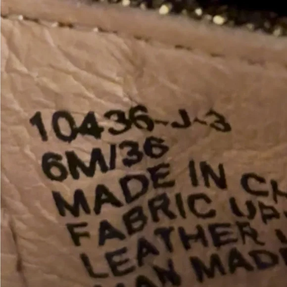 Ava & Aiden Gold Bow Flats - Picture 12 of 12